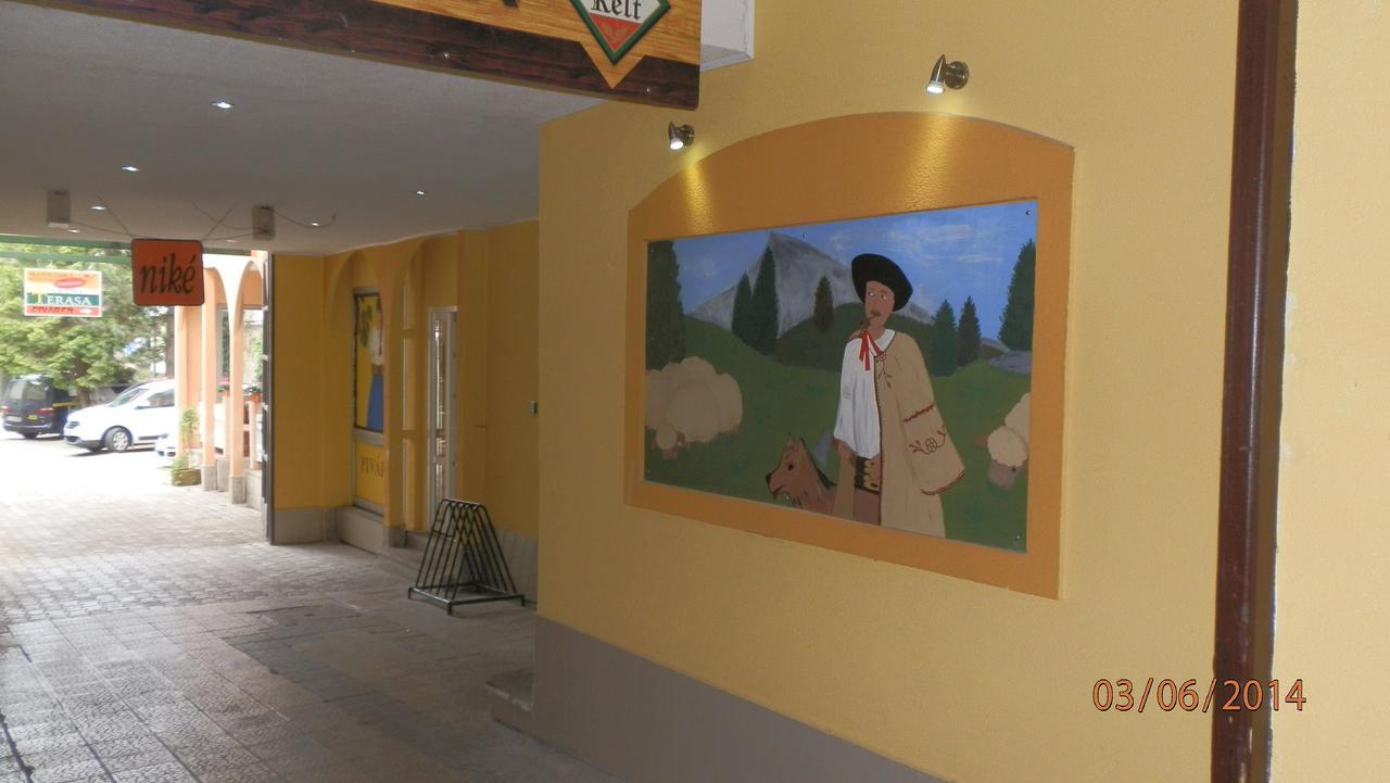 Turisticka Ubytovna Pri Slovenskej Restauracii Брезно Екстер'єр фото